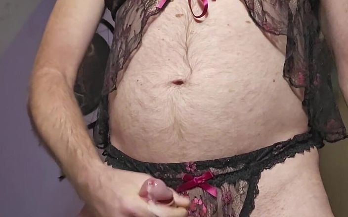 Fantasies in Lingerie: Aku lagi asik muncrat sendirian sambil pakai lingerie seksiku bagian 2