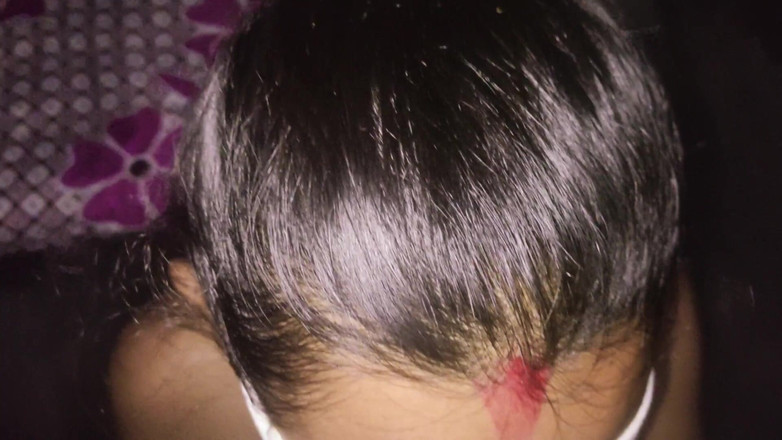 Lovely Dipti: Une bhabhi indienne taille une pipe sexy