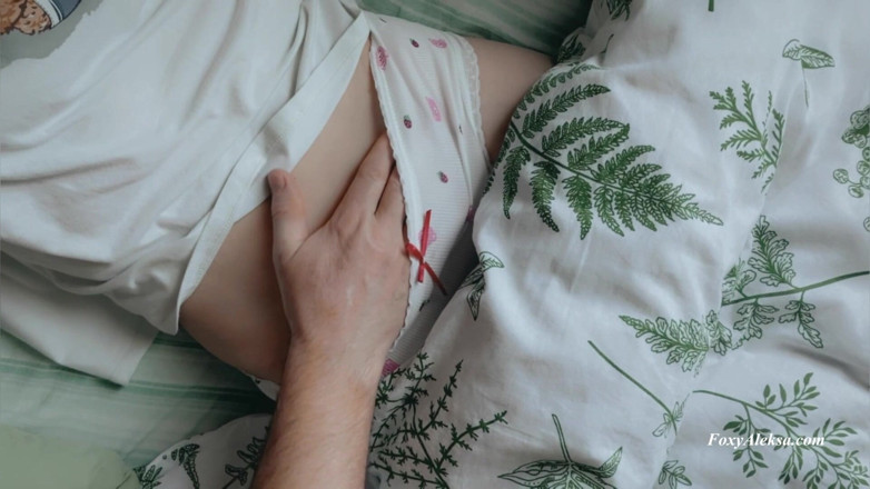FoxyAleksa: Dzień dobry drobna cipka! Chcę z tobą grać