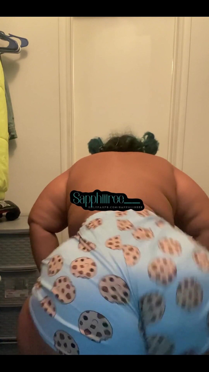 Biggdebbie solo: Bbws lieben es, diesen fetten arsch zu schütteln
