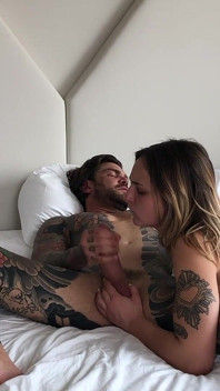 Perwersyjna blondynka mnie ssie w hotelu
