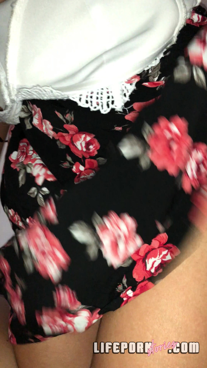 Life Porn Stories: Life Porn Stories 7 - भाग 4 milf(चोदने लायक मम्मी) सफाई - दालान चुदाई और वीर्य से ढके फर्श