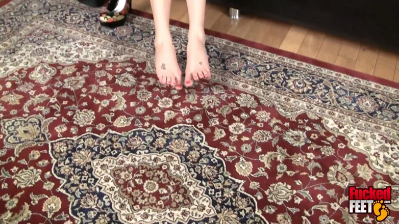 Fucked Feet: Katie King's geweldige voetenbeurt!