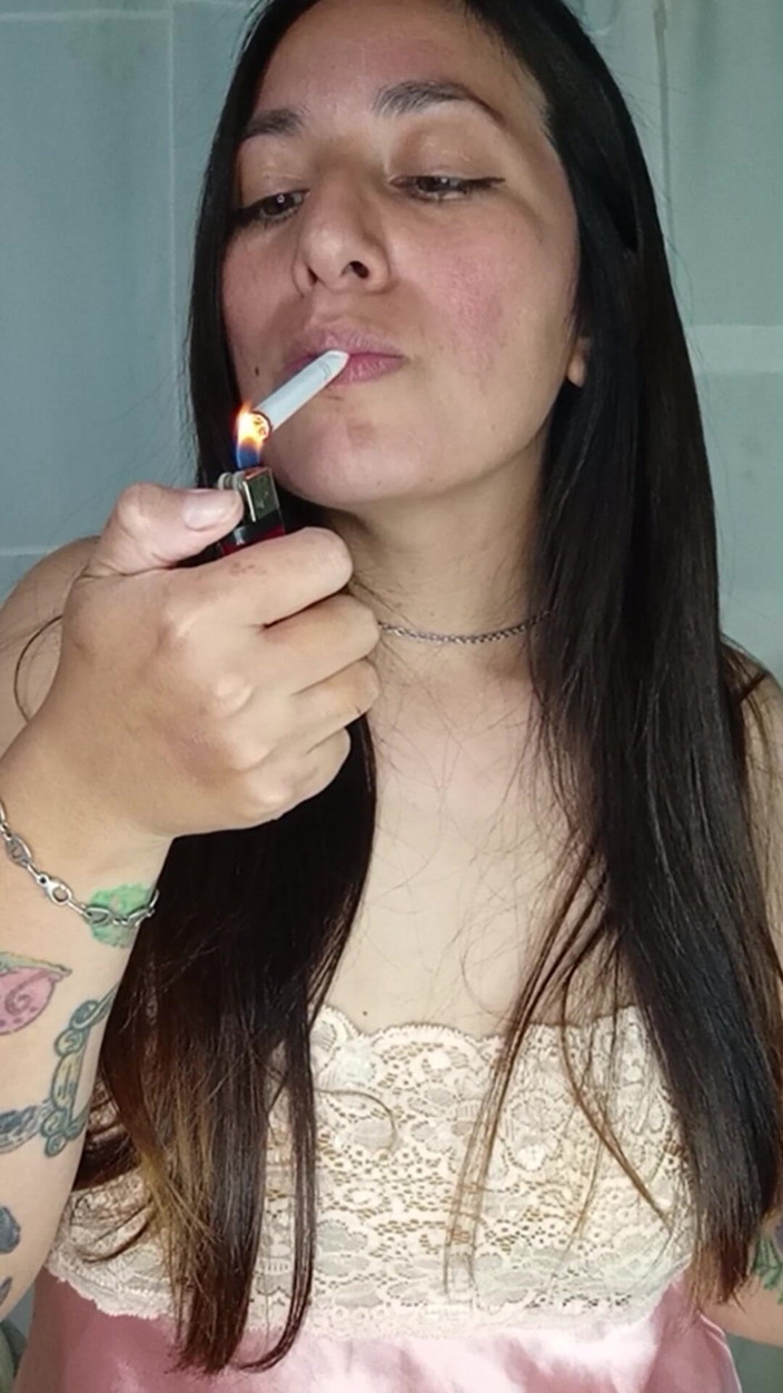 Chubbylexa: Baculatý Kouřil a Hrál Si S Jejími Prsy