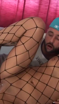 Curva brunetă în plasă face sex bun cu iubitul ei