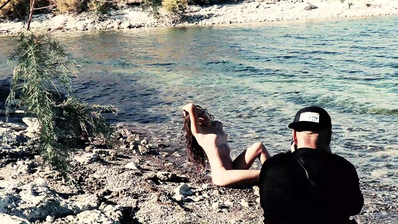 Paradise Producer: Kaylani kuusch berusia 18 tahun!