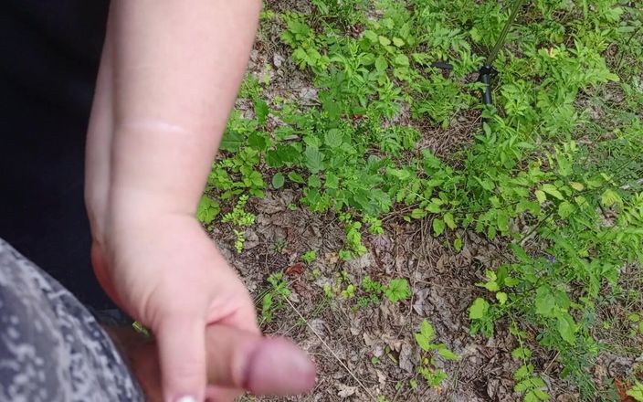 Zona901: Teściowa ssie mojego penisa w parku i połyka gorącą spermę