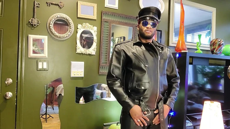 Kennie Jai: Кенні Джей дрочить у шкірі і кінчає для вас!!