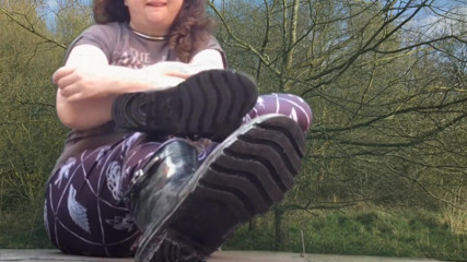 Ari Kajira: Wellies botín fetiche bosque