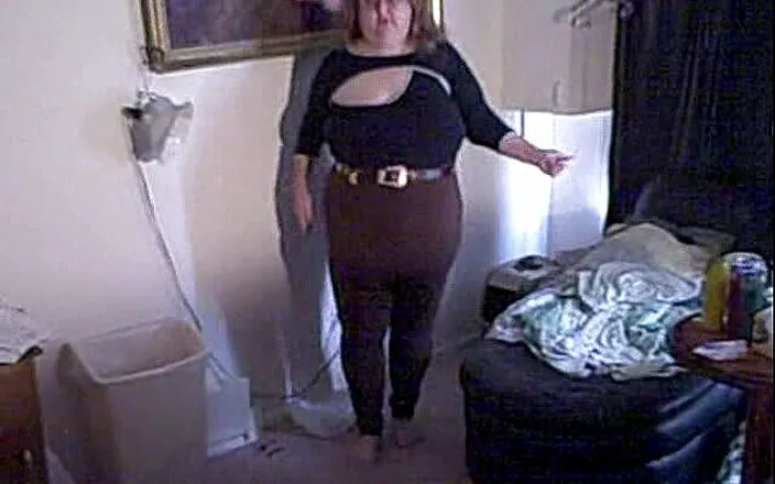 BBW nurse Vicki adventures with friends: Nurse Vicki struts' her stuff!