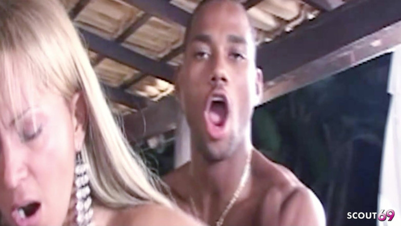 Shemale TS Collection: Latynoski z dużym kutasem rucha blondynkę Tranny Anal Po imprezie...