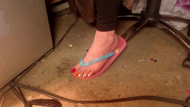 Lilly Disgrace: ダーティ・ヴァリューレス・シシー・ダングル