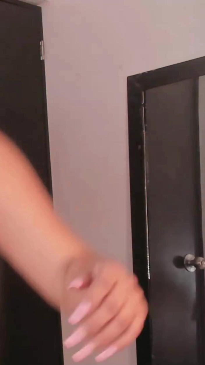 Ashley Curvy: Svlékni Mě Sexy a Pomalu Pro Tebe