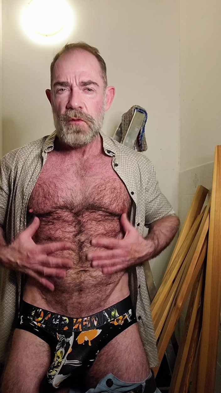 JackvanDean: Der behaarte dilf wird beim wichsen erwischt