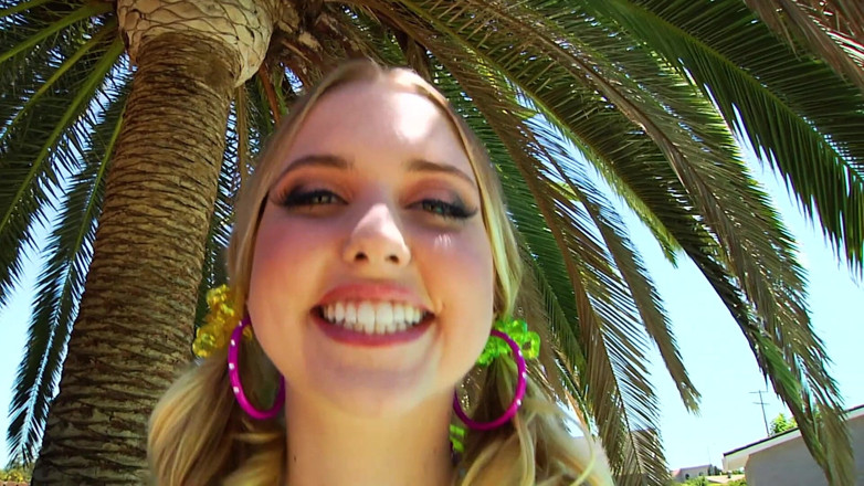Le Wood: Chloe Takes a Primal Pussy Fuck and Blistering Anal Reaming