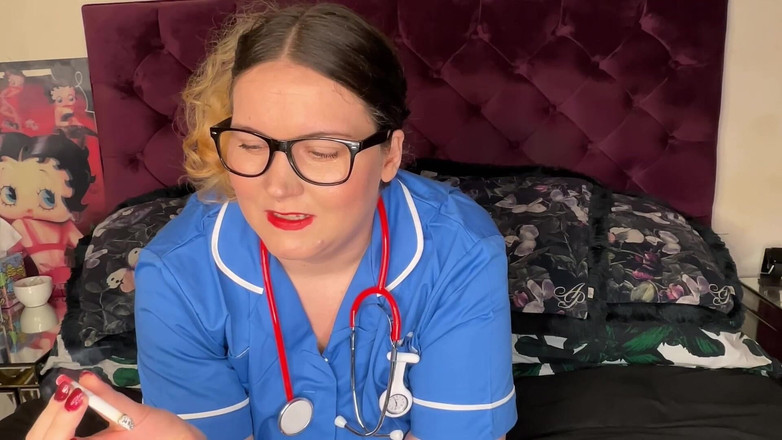 MissFFW: नर्स एफएफडब्ल्यू सुई लंड हारने वाले का उपहास करती है