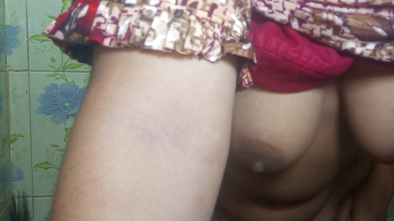 Ruhulbd: Le beau-fils est retourné dans la cuisine et a fourré...