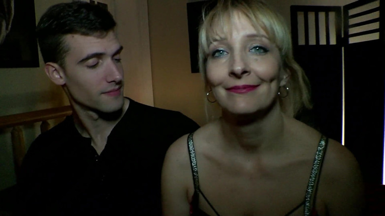 Private Society: Ella quiere sexo anal