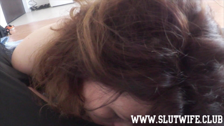 Slutwife Club: mainne is shaukiya randi ko nagn hone aur mujhe gale...