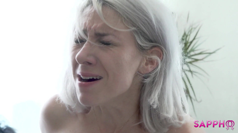 Sappho: Mój mąż nas obserwuje