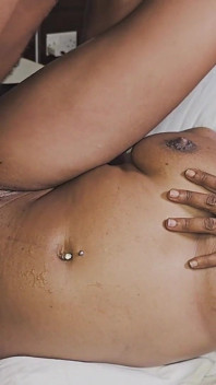 Il figliastro cazzo mostruoso non ha avuto pietà della sua matrigna magra