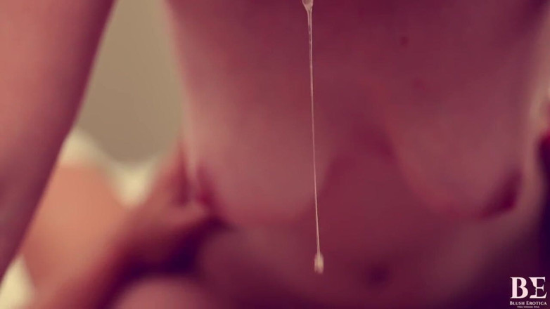 Blush erotica: Mi mejor amiga es una caliente asiática milf lésbica en...