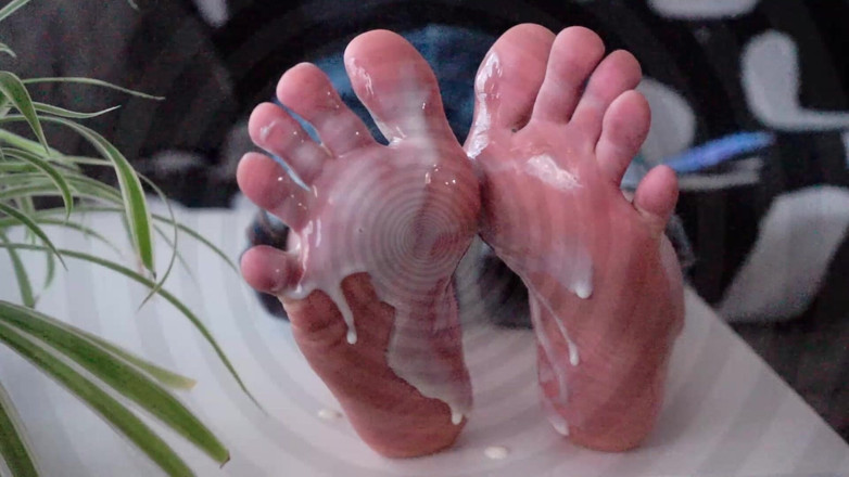 CashmasterAngel: Jilat kaki saya Fag