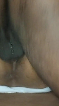Mon beau-père, qui balayait le jardin, m’a vue et m’a tapoté la main
