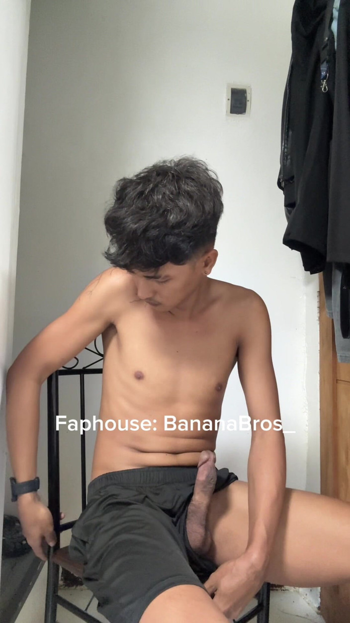 Banana bros: J’ai eu le temps de jouer avec ma bite et...