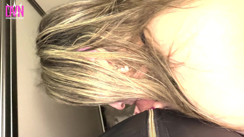 DivinaMaruuu: Argentinský Youtuber Saje Penis Dvou Cizích Lidí Ve Výtahu Během...