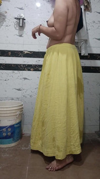 Priya bhabi quente corpo show