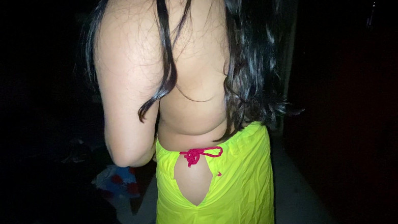 Tasnim Zara: Une belle beauté desi vient de l’extérieur et change de...