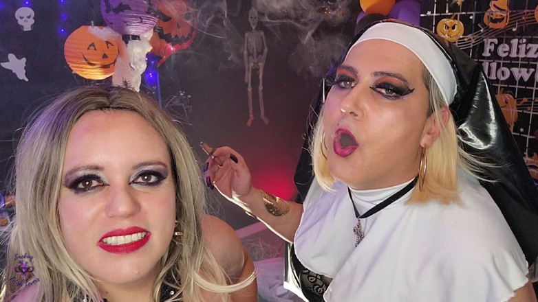 HollyCox: Halloween Tease
