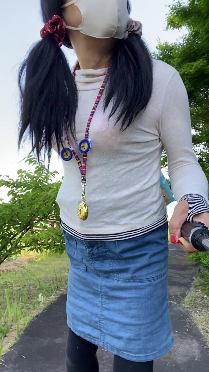 megu2002: No. 231 เดินเล่นในสวนสาธารณะช่วงต้นฤดูร้อนกับหีเปิดโปง