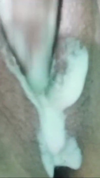 Sexy Filipina MILF Loves Making a Creamy Mess