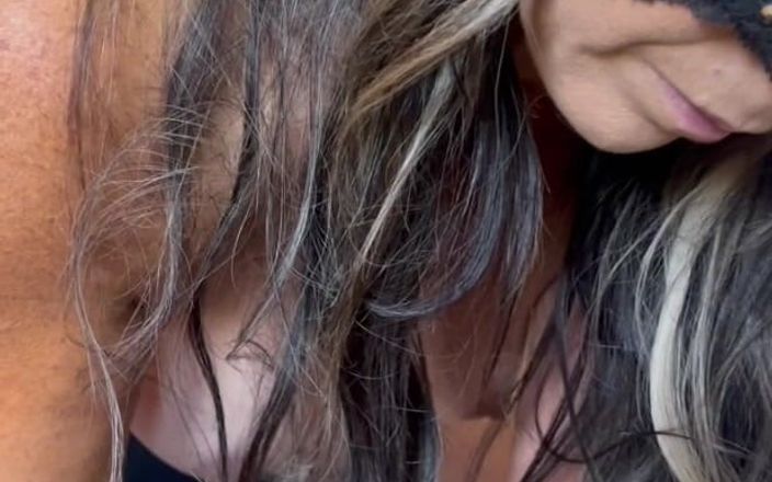 PawgWifeandHubby: Soție cu cur alb călărind pula și orgasm intens pe mașina...