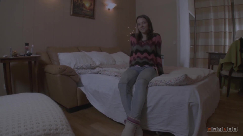 WWMAMM: Estaba estudiando todo el día así que cállate y follame