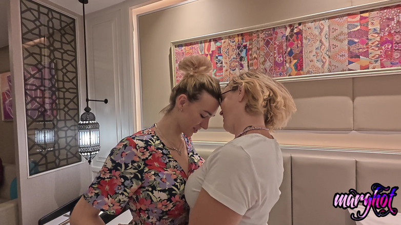 Marghot and tgirls: Поездки в Бангкок, я встречаю мою любимую Lysia для посещения номера