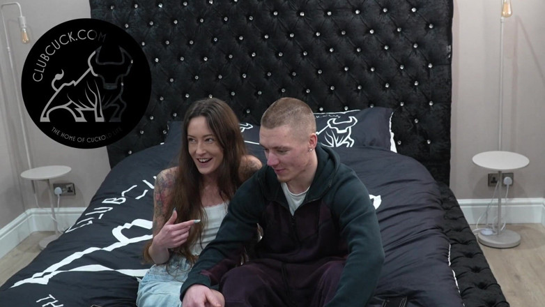 Clubcuck - cuckold: Рогоносець у міжрасовій груповусі з великим чорним членом Шарлотта Роуз