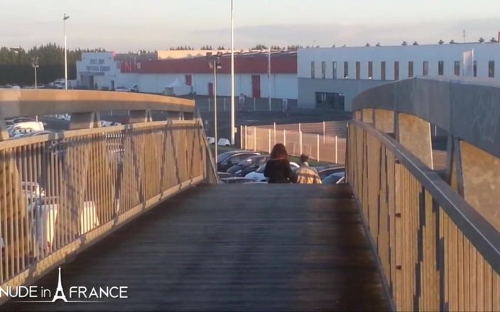 Nude in France: Adriana anal follada en trio sin su marido