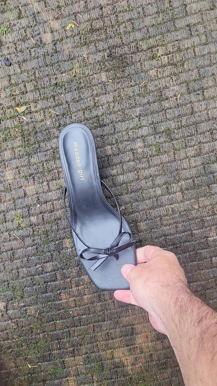 Feet Lover: Cumming na obcasach na zewnątrz ponownie!