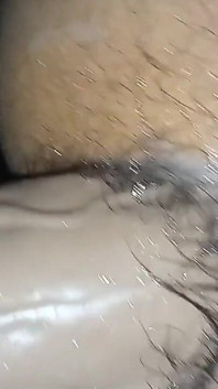 Раздвигаю мою задницу огромным дилдо
