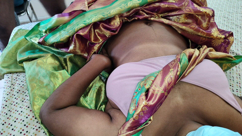 Inba: Bonita casa esposa compartilhada cama com namorado