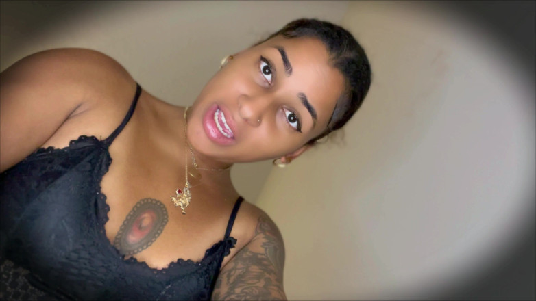 Mya Mula Goddess: Chrzest pluć