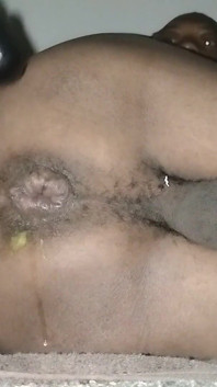 Versaute 11-zoll-anal-dildofick-penetration