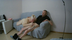 Zona901: Tchýně jemně šuká mého ptáka ústy, dokud se nevystříkám