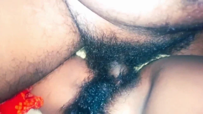 Sexbhabhi: 寒冷天气和妻子的性爱非常有趣