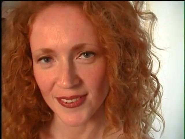 Old Good Porn: Playful redhead gives sensual blowjob