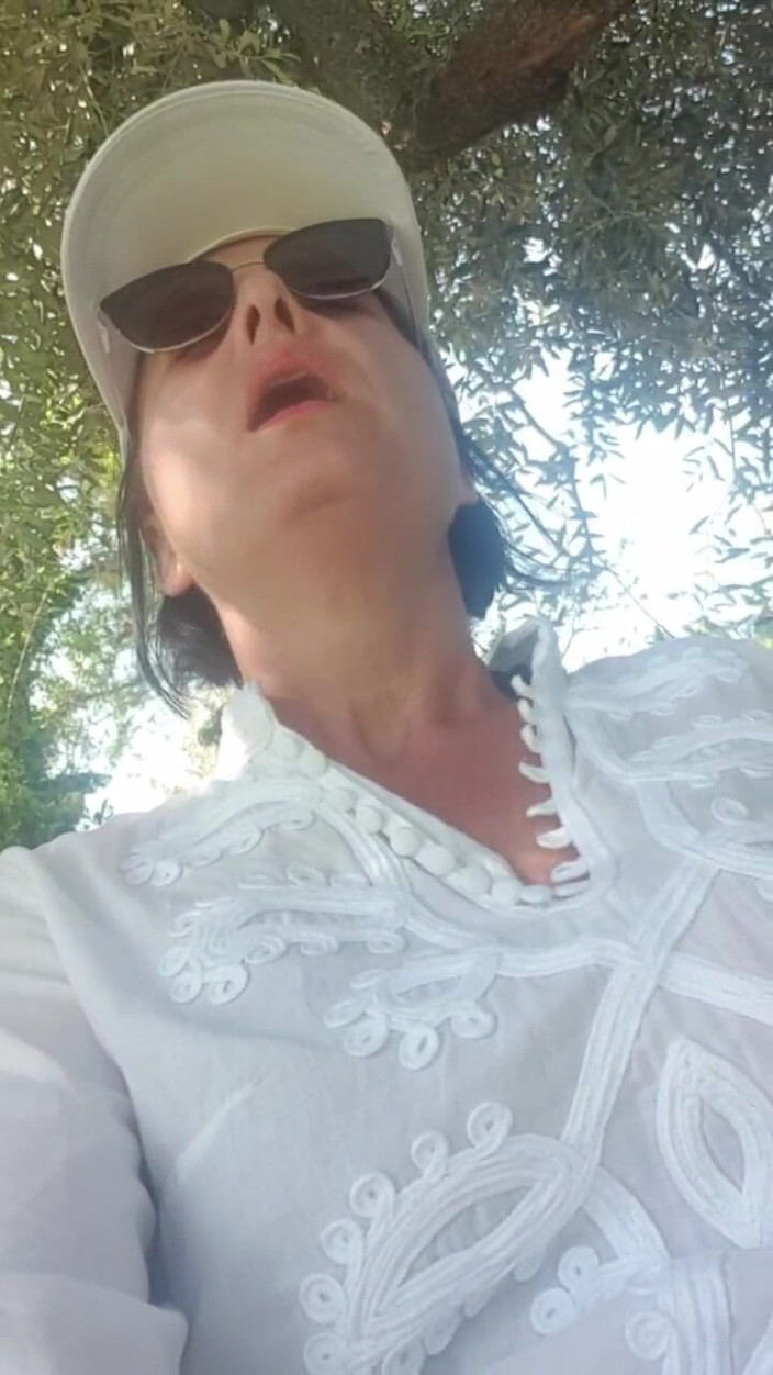 JulieEroticDress: リスキー・プレイスのスクワート