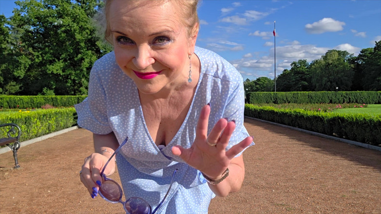 Misses_Jenny: Мастурбація в парку - збуджені гострі відчуття